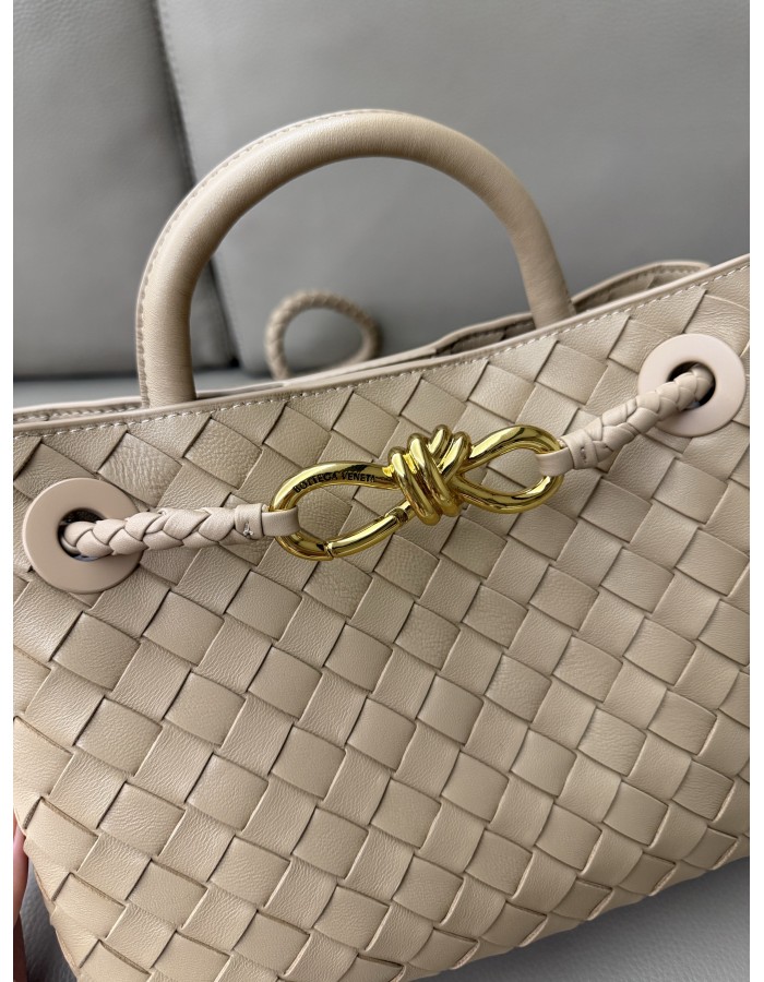 Andiamo piccola BOTTEGA VENETA