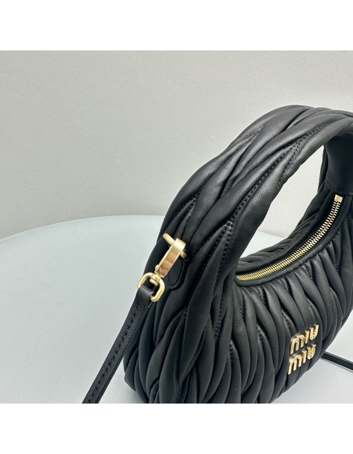 Borsa Wander in nappa matelassé MIUMIU