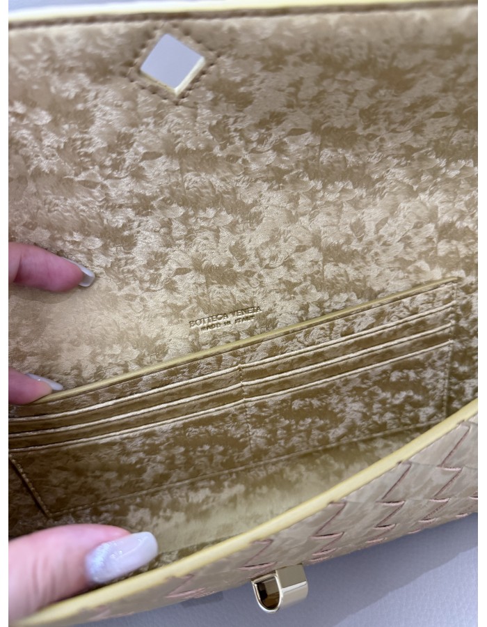 Andiamo Clutch BOTTEGA VENETA