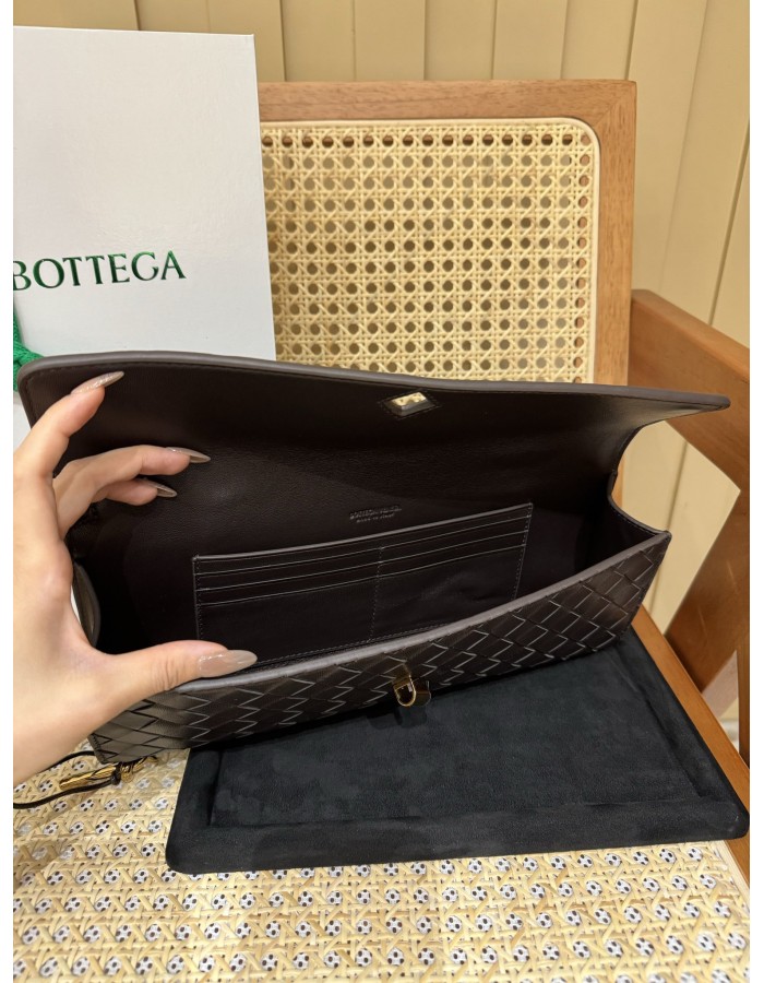 Andiamo Clutch BOTTEGA VENETA