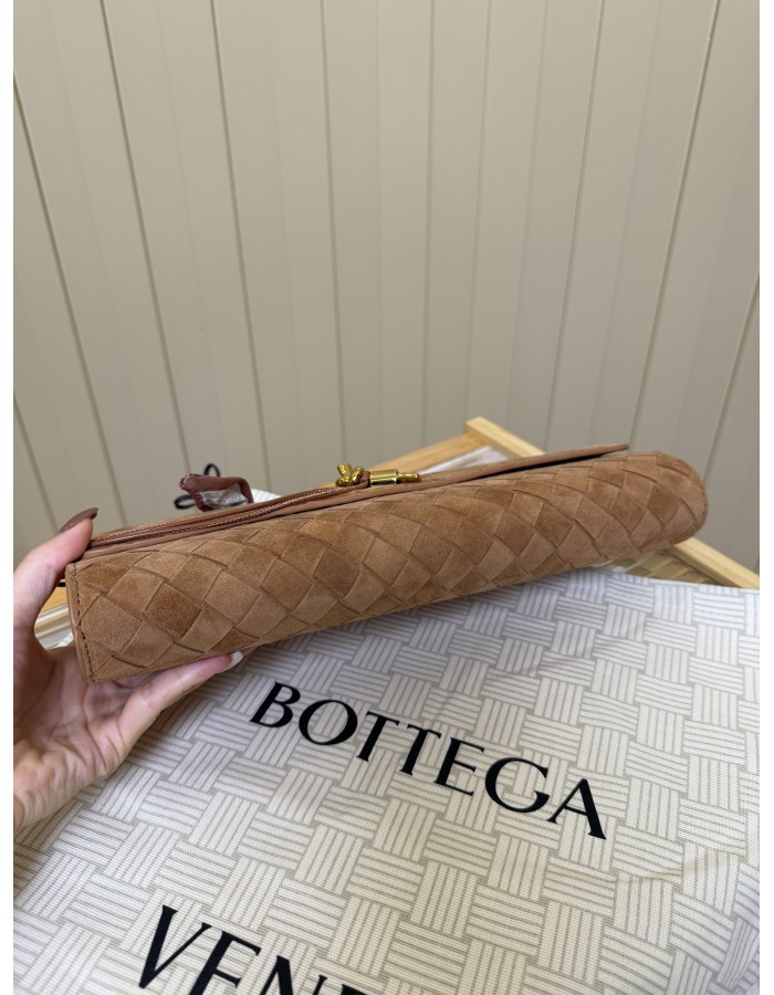 Andiamo Clutch BOTTEGA VENETA