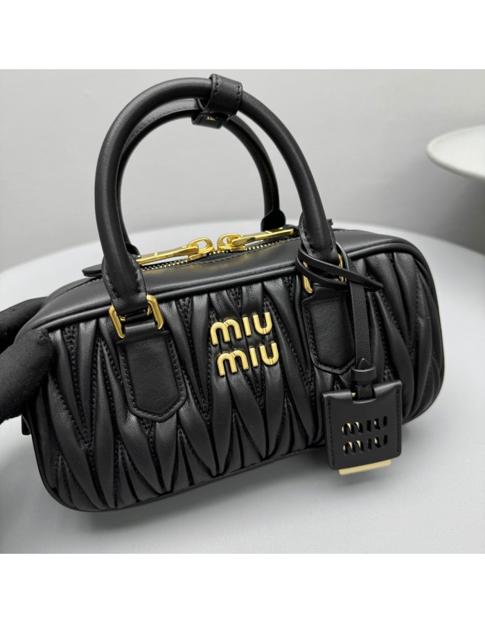 Borsa Arcadie in nappa matelassé MIUMIU