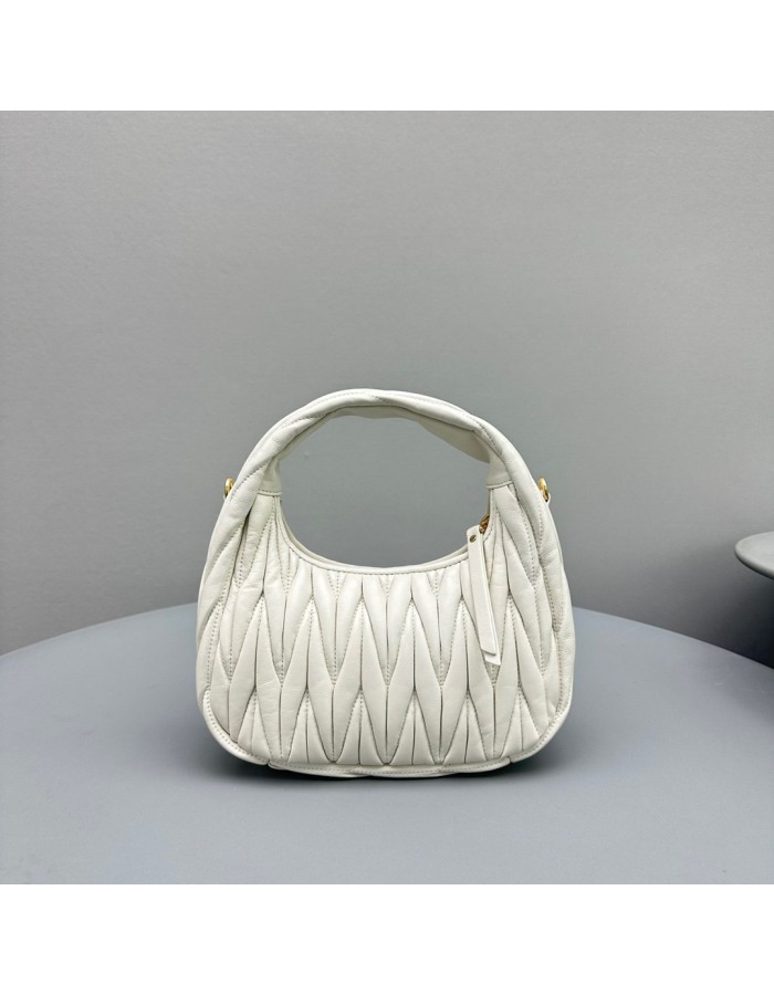 Borsa Wander in nappa matelassé MIUMIU