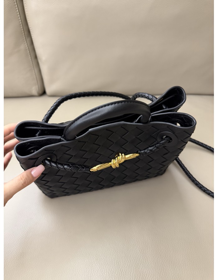 Andiamo piccola BOTTEGA VENETA
