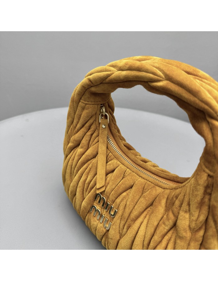Borsa Wander in pelle scamosciata MIUMIU