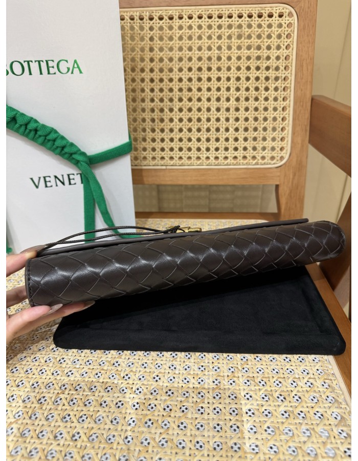 Andiamo Clutch BOTTEGA VENETA