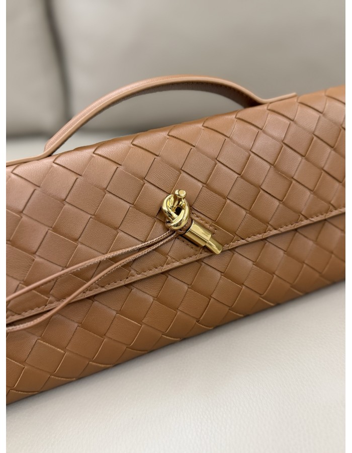 Andiamo Clutch BOTTEGA VENETA