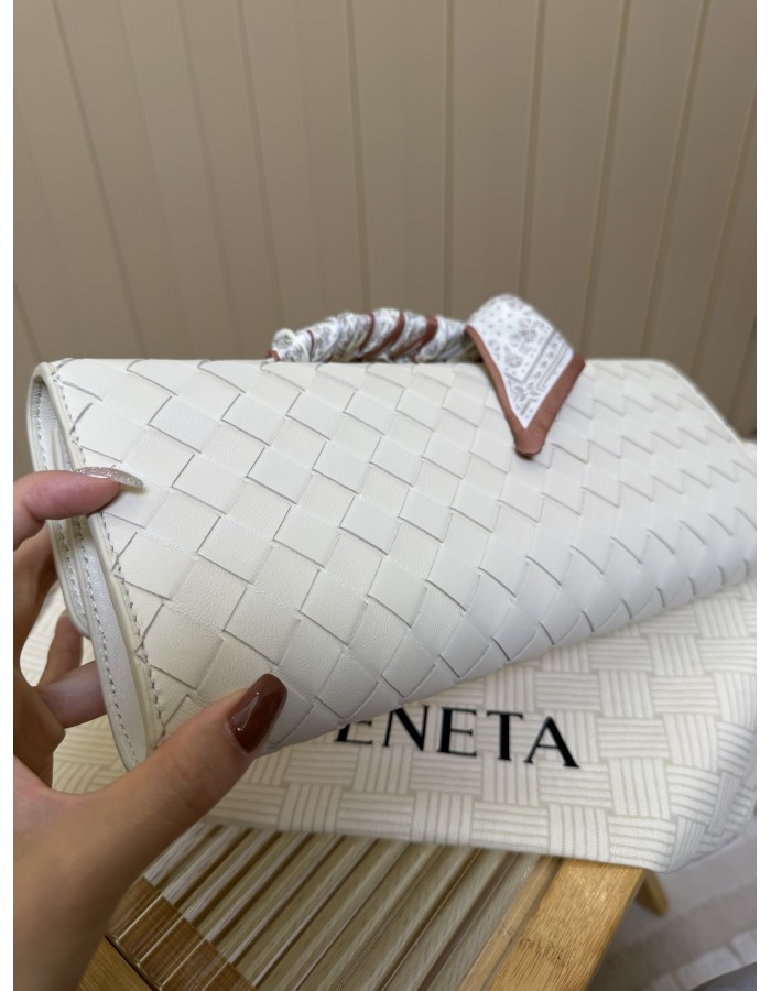 Andiamo Clutch BOTTEGA VENETA