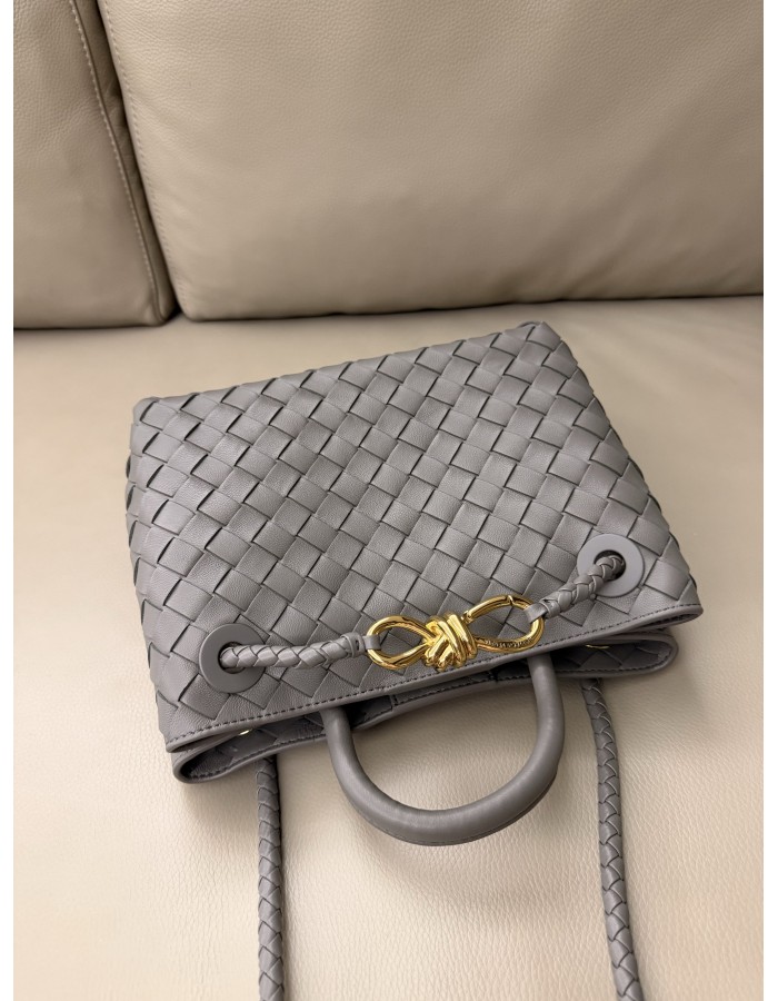 Andiamo piccola BOTTEGA VENETA
