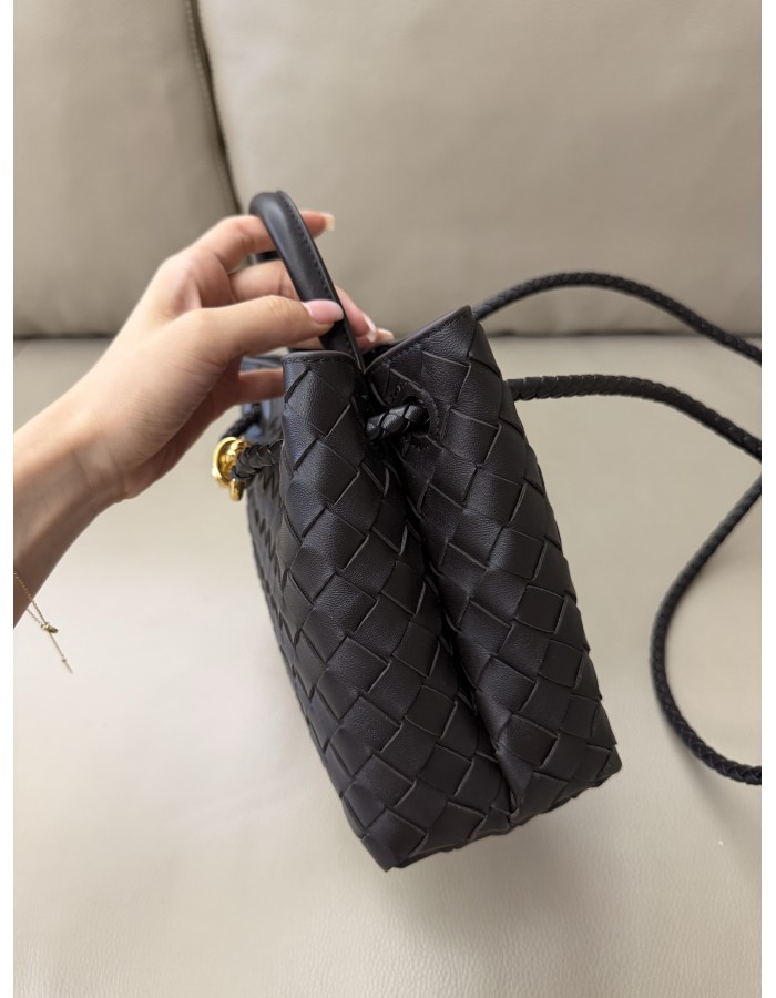 Andiamo piccola BOTTEGA VENETA