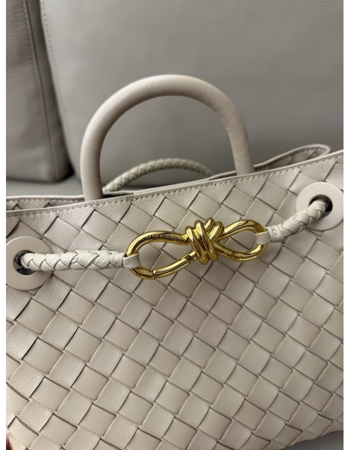 Andiamo piccola BOTTEGA VENETA
