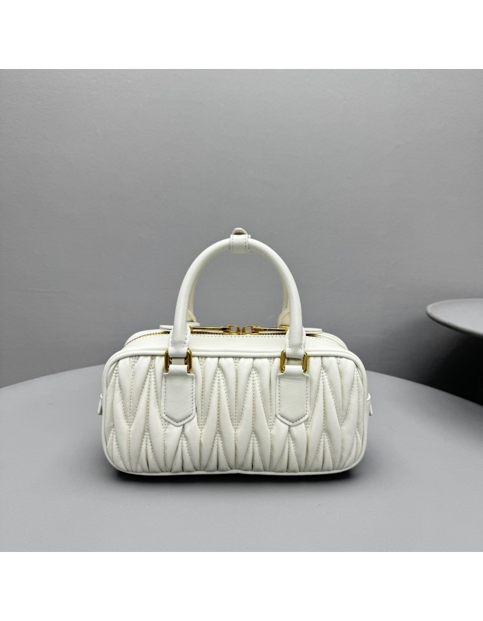 Borsa Arcadie in nappa matelassé MIUMIU