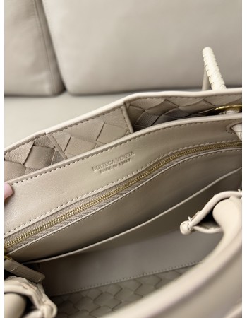 Andiamo piccola BOTTEGA VENETA