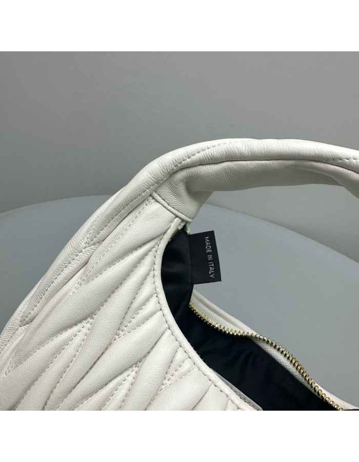 Borsa Wander in nappa matelassé MIUMIU