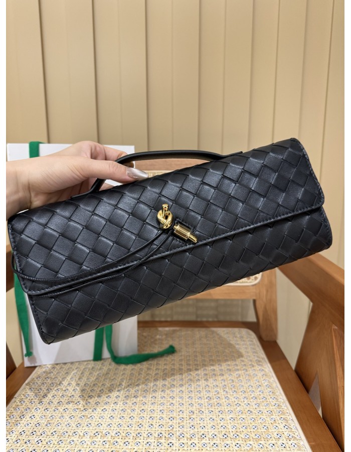 Andiamo Clutch BOTTEGA VENETA