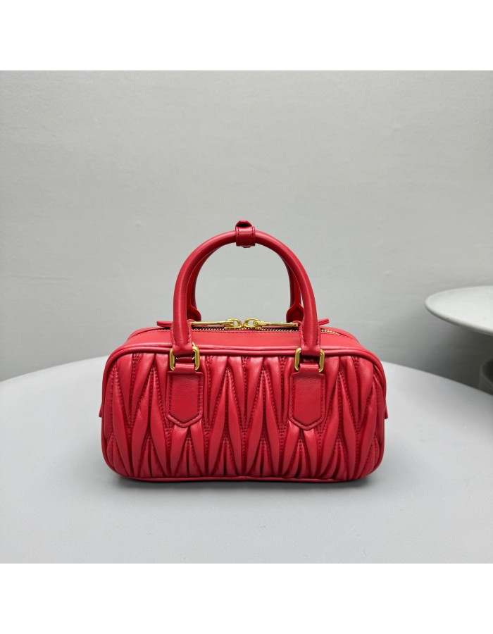 Borsa Arcadie in nappa matelassé MIUMIU