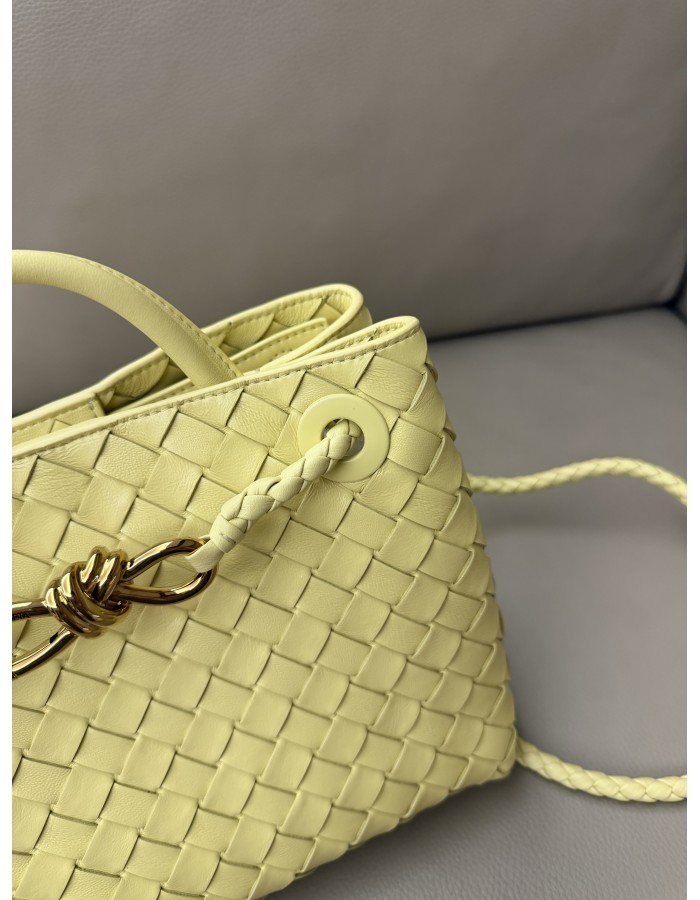 Andiamo piccola BOTTEGA VENETA