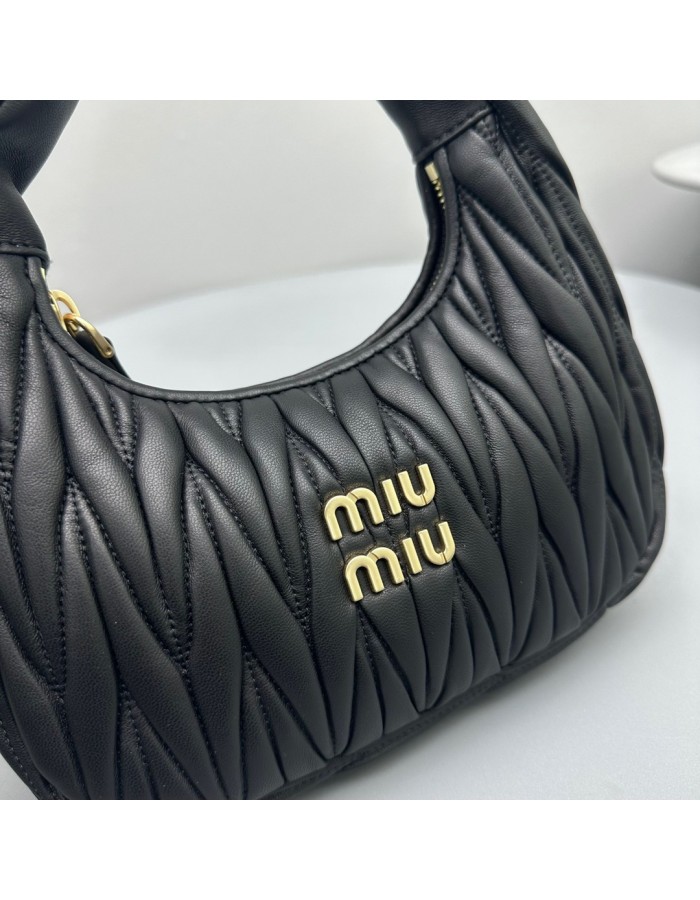 Borsa Wander in nappa matelassé MIUMIU