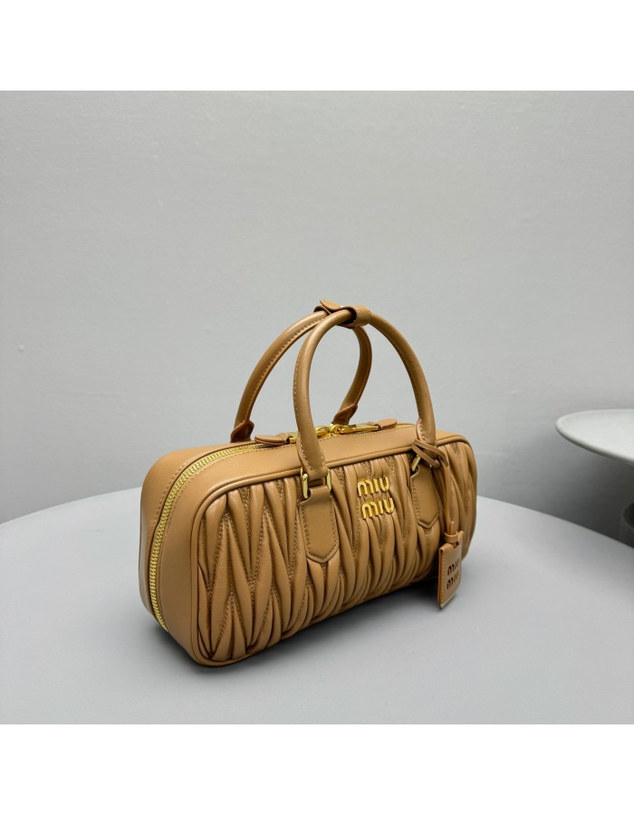 Borsa Arcadie in nappa matelassé MIUMIU