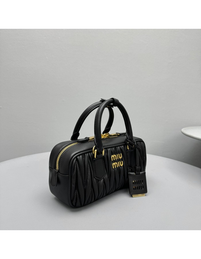 Borsa Arcadie in nappa matelassé MIUMIU