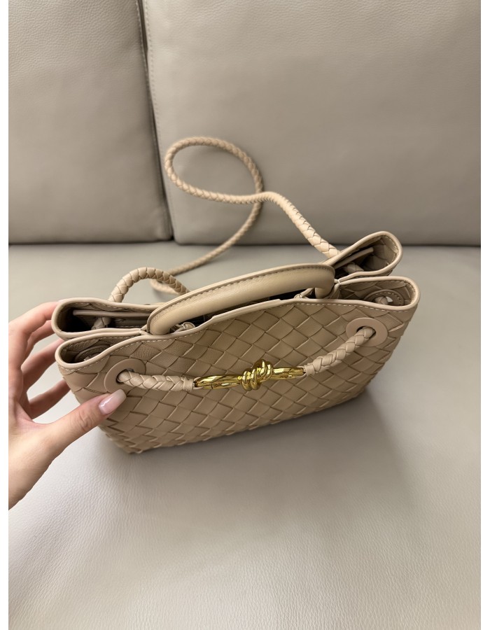 Andiamo piccola BOTTEGA VENETA