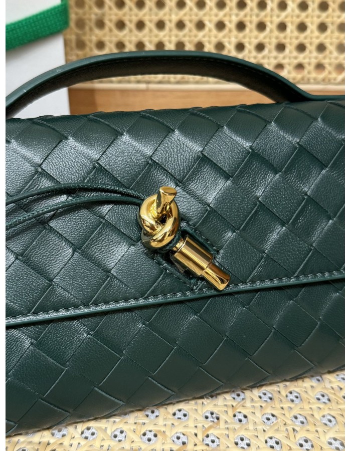 Andiamo Clutch BOTTEGA VENETA