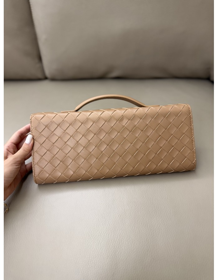 Andiamo Clutch BOTTEGA VENETA