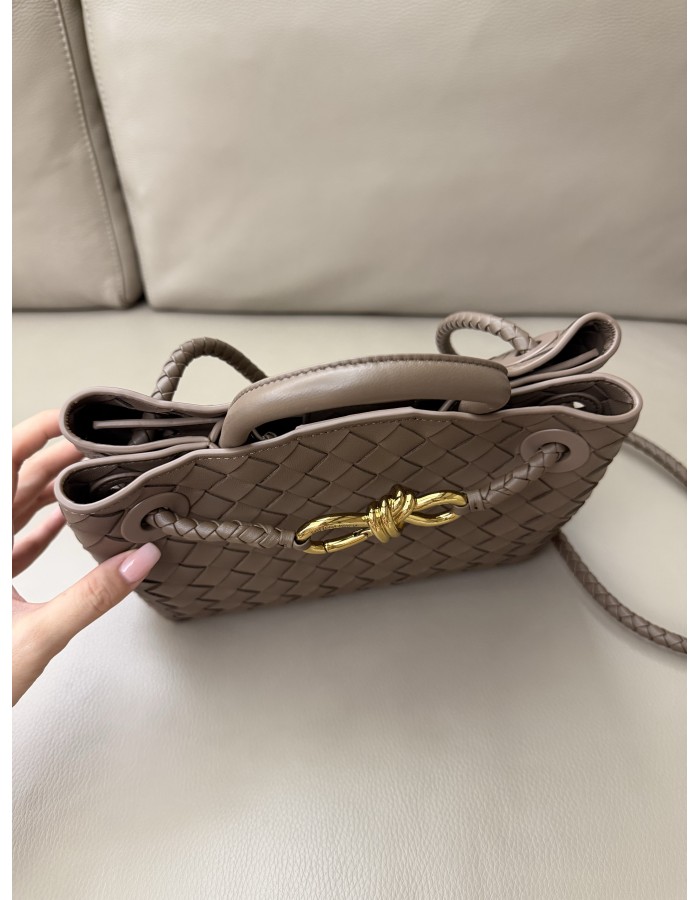 Andiamo piccola BOTTEGA VENETA