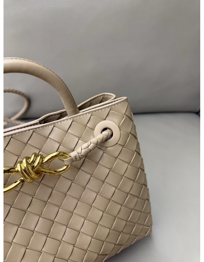 Andiamo piccola BOTTEGA VENETA