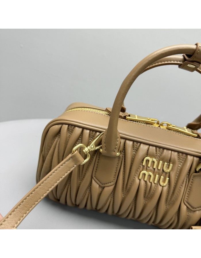 Borsa Arcadie in nappa matelassé MIUMIU