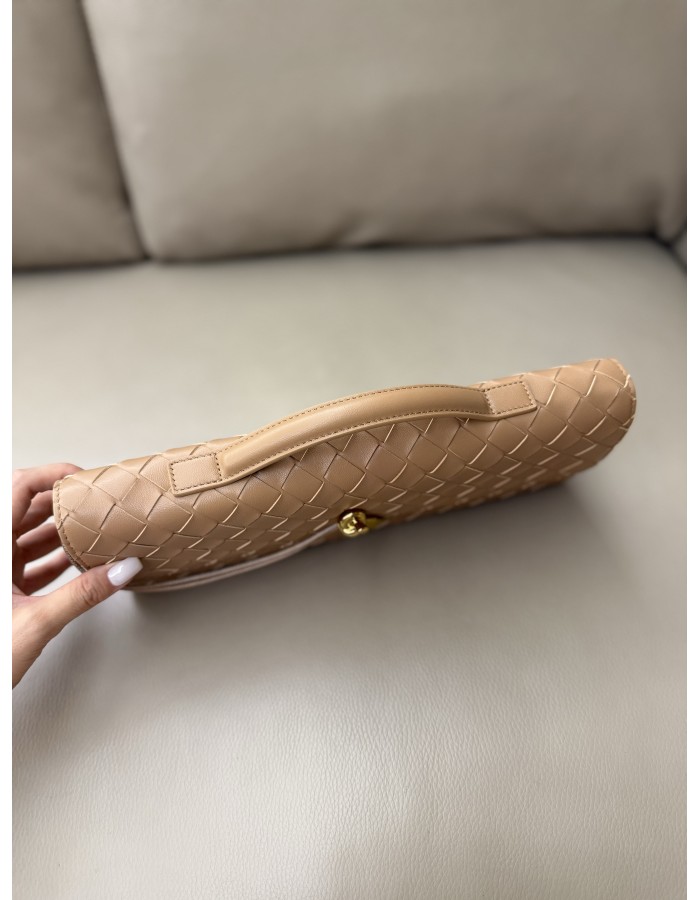 Andiamo Clutch BOTTEGA VENETA