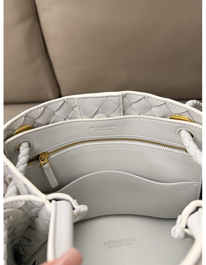 Andiamo piccola BOTTEGA VENETA