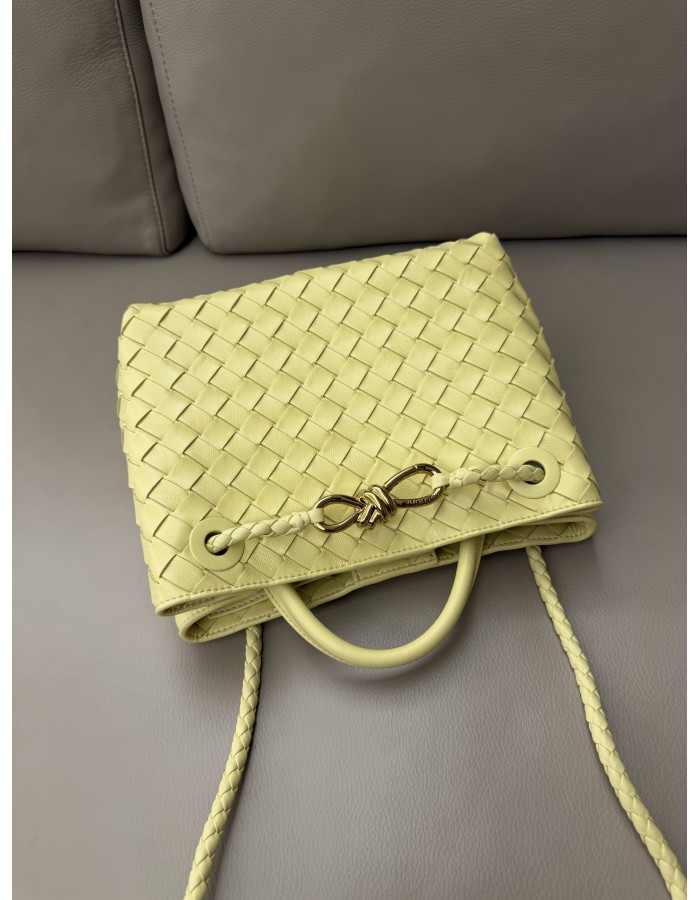 Andiamo piccola BOTTEGA VENETA
