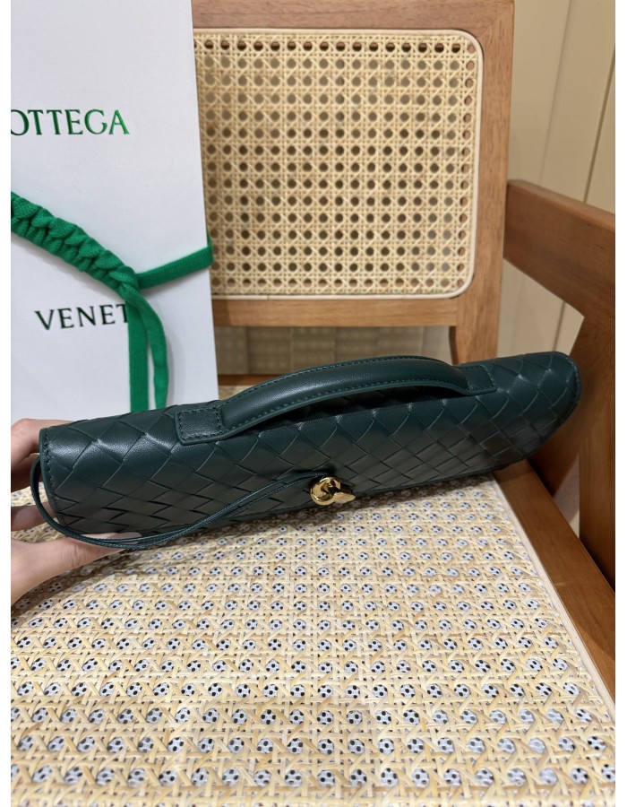 Andiamo Clutch BOTTEGA VENETA