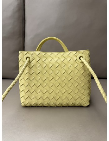 Andiamo piccola BOTTEGA VENETA