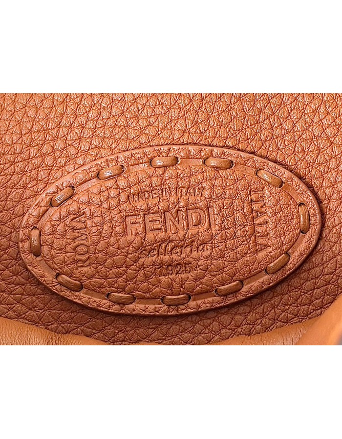 Peekaboo ISeeU Small FENDI