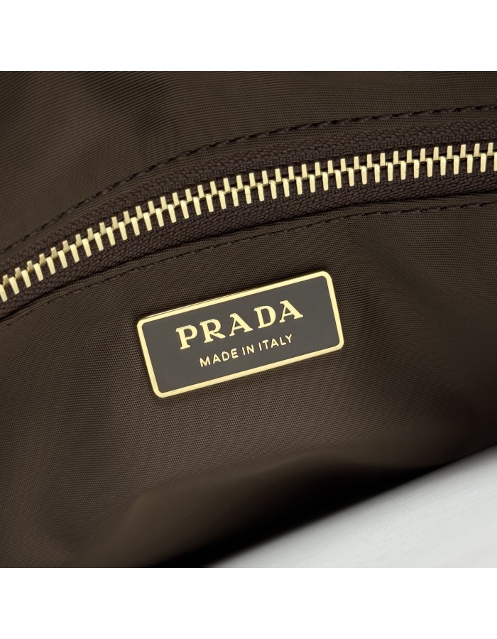Borsa Prada Explore large in Re-Nylon e pelle PRADA