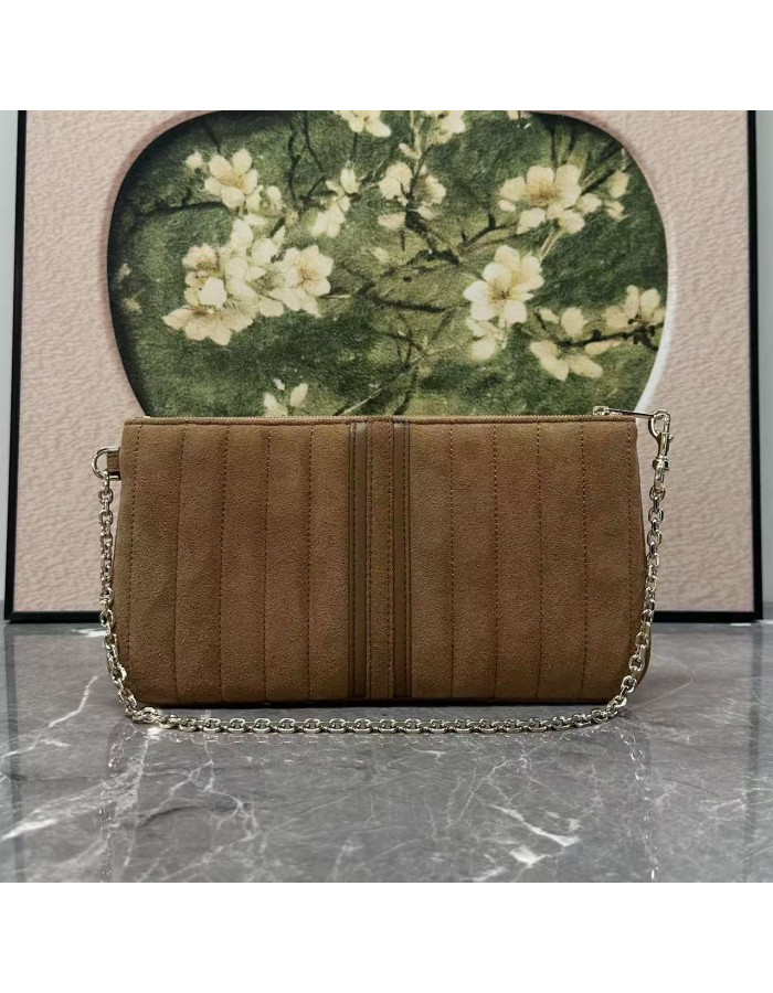 Pouch GG Marmont con cinturino GUCCI