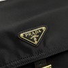 Borsa Prada Explore medium in Re-Nylon con pattina PRADA
