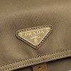 Borsa Prada Explore medium in Re-Nylon con pattina PRADA