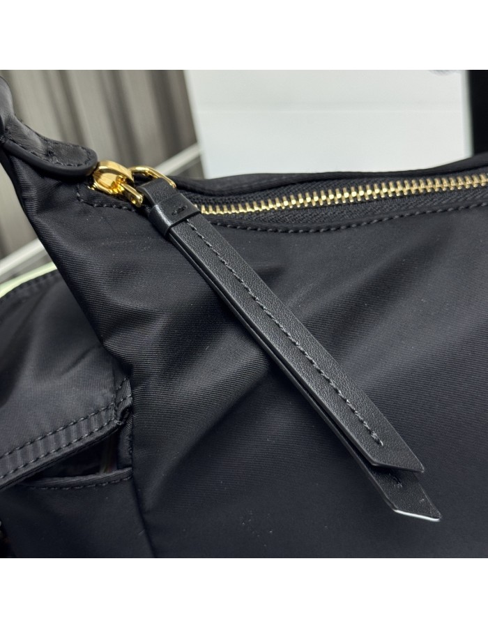 Borsa Prada Explore large in Re-Nylon e pelle PRADA