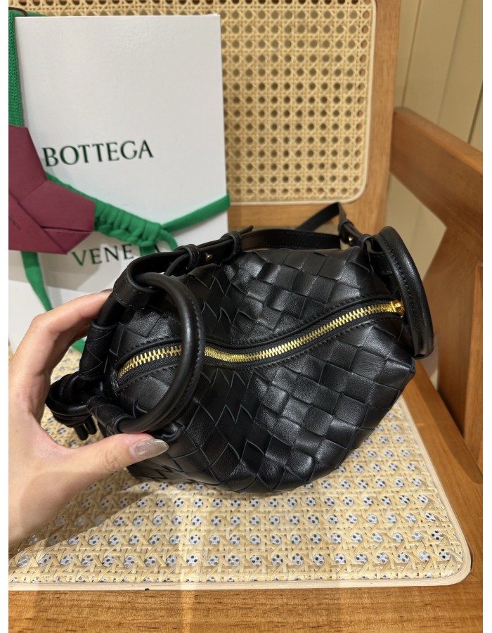 Loop top handle BOTTEGA VENETA