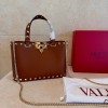 Mini Borsa Shopping Rockstud In Vitello Granato VALENTINO