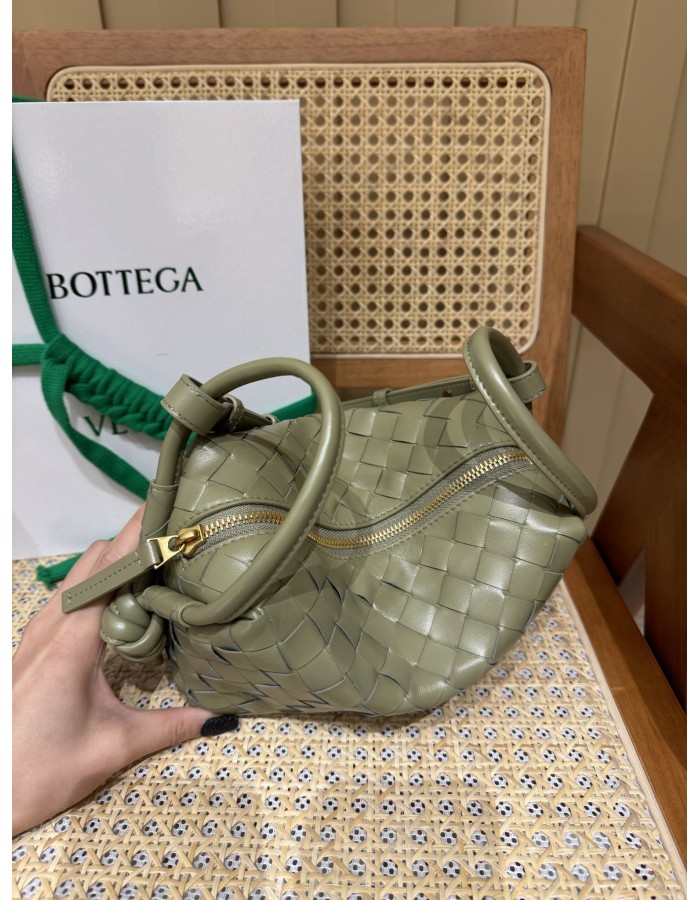 Loop top handle BOTTEGA VENETA