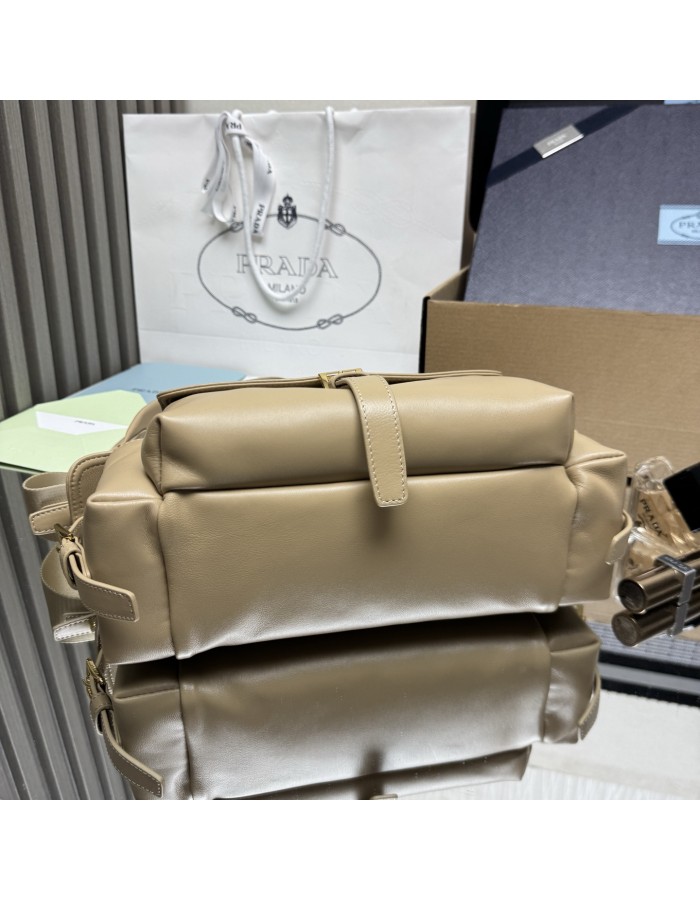 Borsa Prada Explore medium in nappa con pattina PRADA