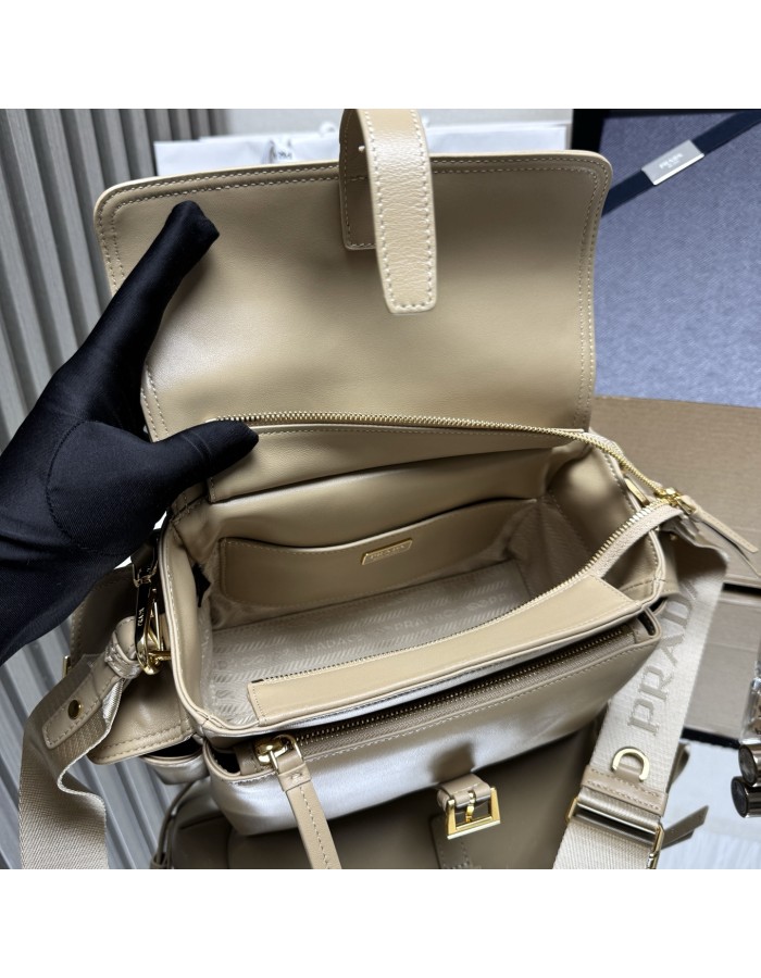 Borsa Prada Explore medium in nappa con pattina PRADA