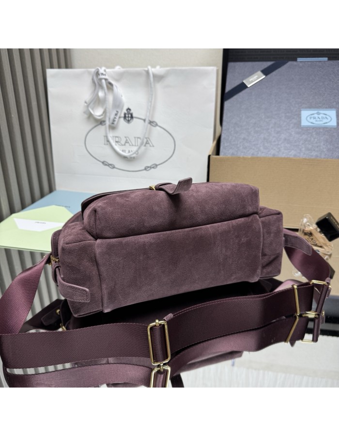 Borsa a spalla Prada Explore medium in pelle scamosciata PRADA