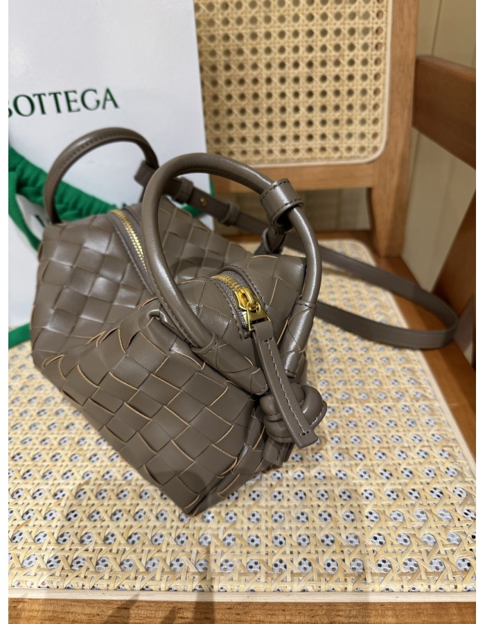 Loop top handle BOTTEGA VENETA