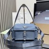 Borsa Prada Explore medium in Re-Nylon con pattina PRADA