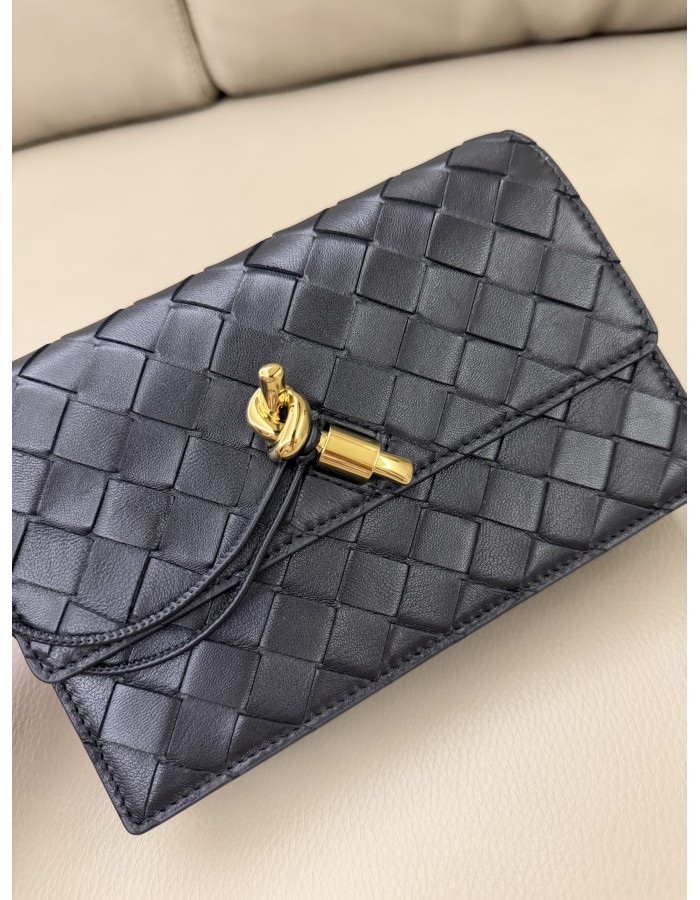 Pochette Andiamo con catena BOTTEGA VENETA